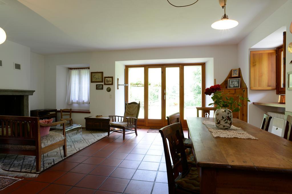 Bed&Breakfast da Käthy Agriturismo Grono Bagian luar foto